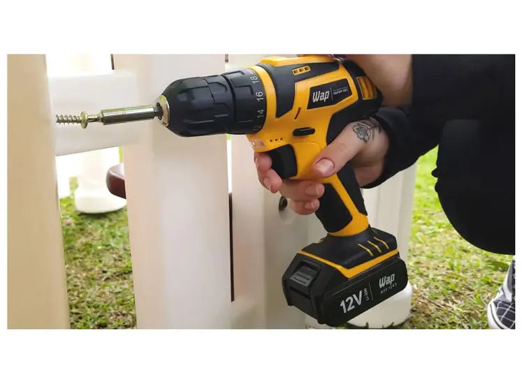 Furadeira e Parafusadeira Wap a Bateria 12V com Maleta 13 Peças BPF 12K3